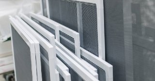Москитные сетки на пластиковые окна Ярославль купить по цене от 944 руб.